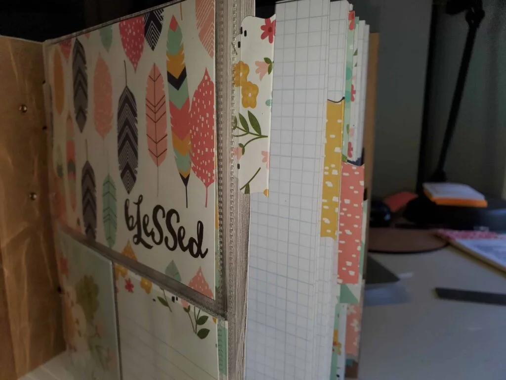 image of dividers with divider tabs for prayer journal