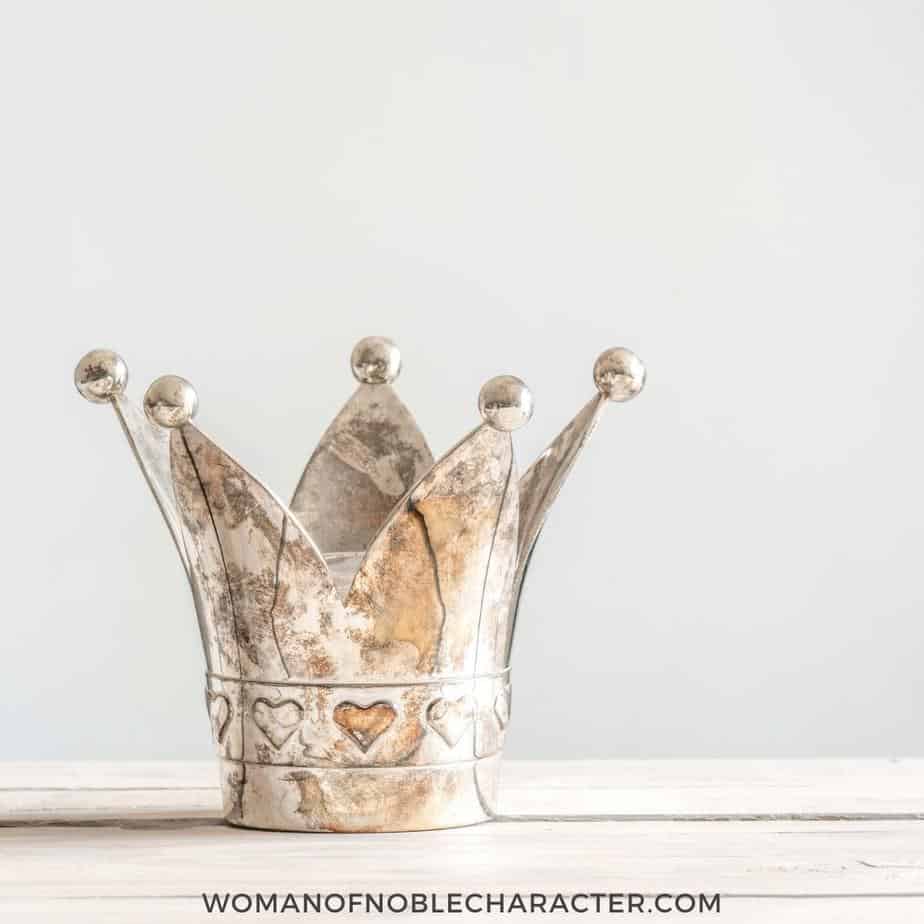 image of crown for the post 9 Impactful Lessons We Can Learn From The Book Of Esther in the Bible